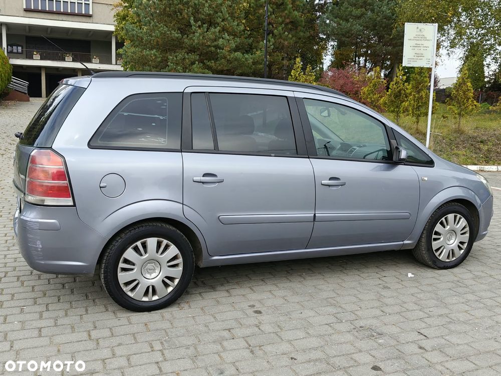Opel Zafira 1.8 Family Plus - 22