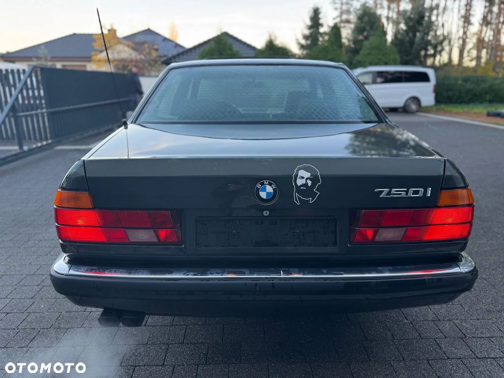 BMW Seria 7 750i - 11