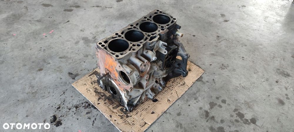 BLOK SILNIKA AUDI A4 B7 A6 C6 2.0 TDI BRE 03G021A - 2