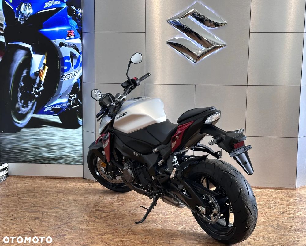 Suzuki GSX - 5