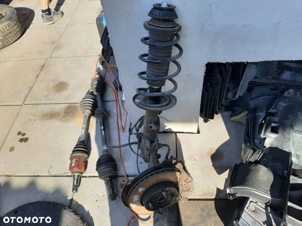 MCPERSON ZWROTNICA PRAWA TOYOTA YARIS II 1.4 D4D 06-11 - 2