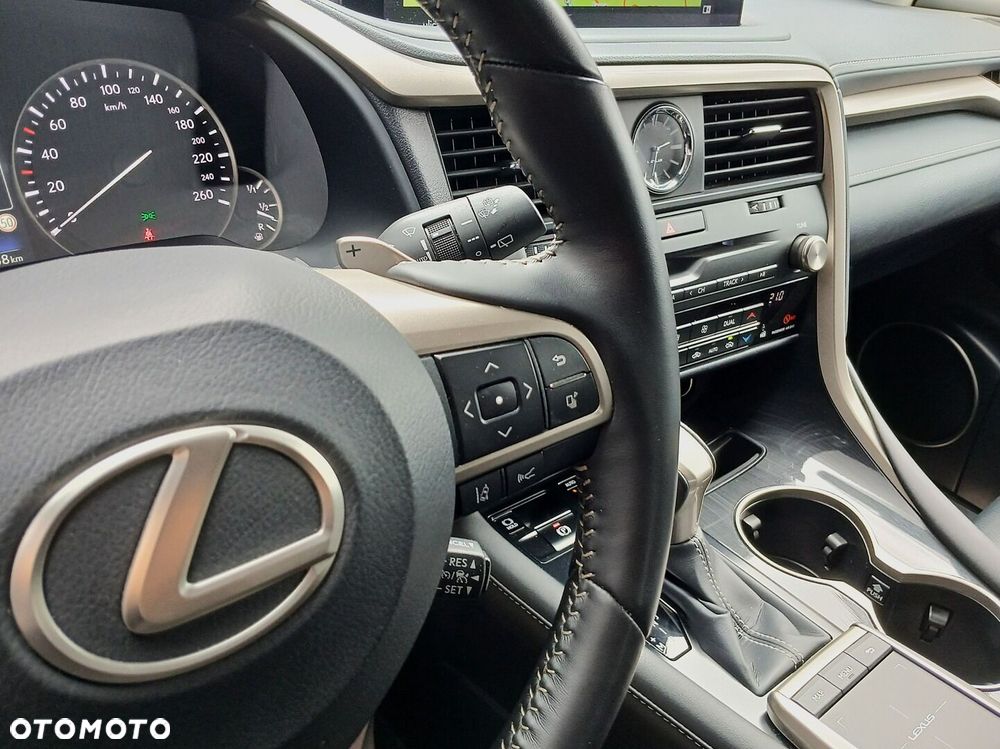 Lexus RX - 18