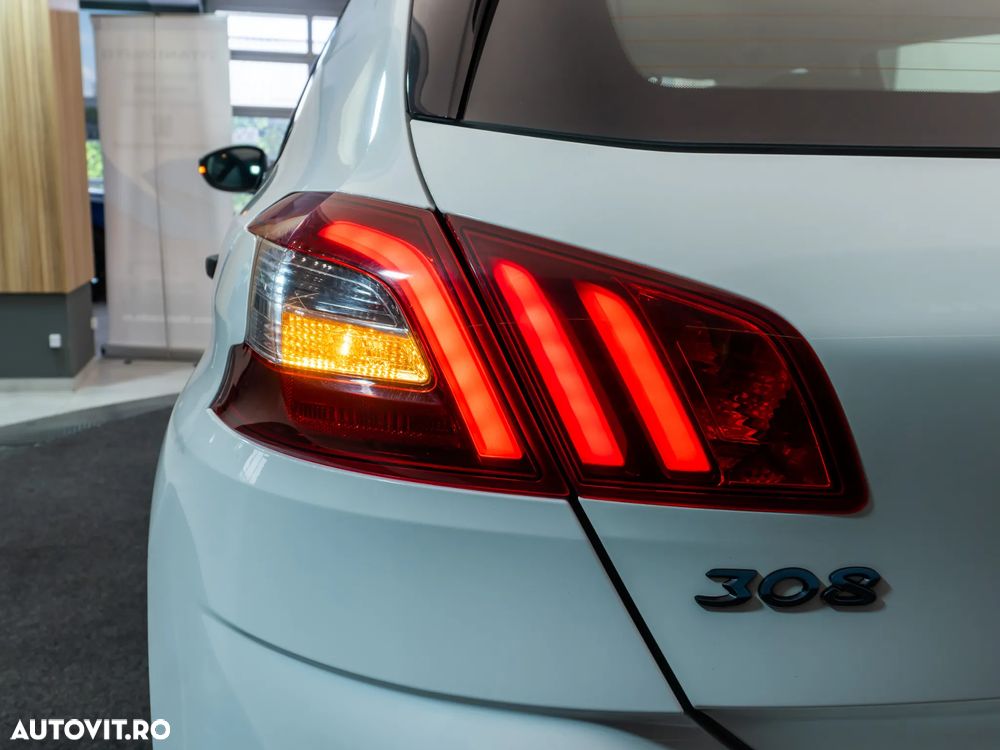 Peugeot 308 1.2 VTi Active - 17