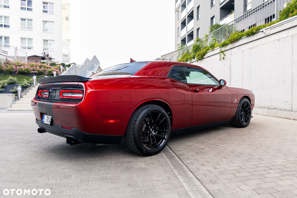 Dodge Challenger 6.4 Scat Pack - 4