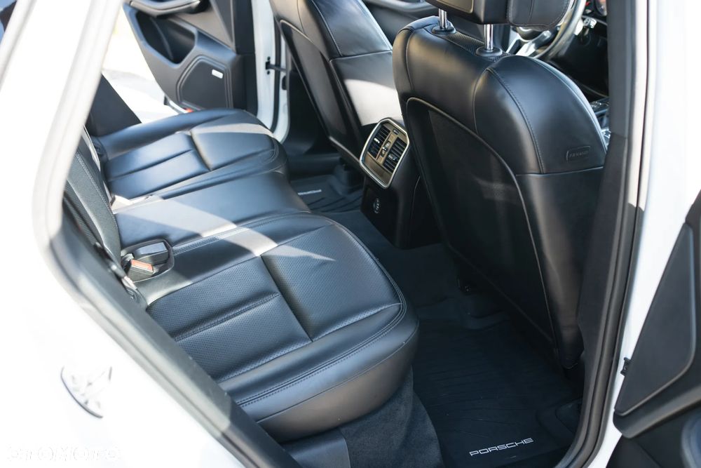 Porsche Macan - 10