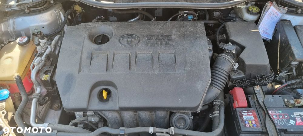 Toyota Auris 1.6 Premium - 18
