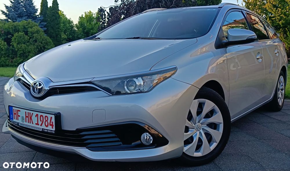 Toyota Auris 1.6 D-4D Executive - 5
