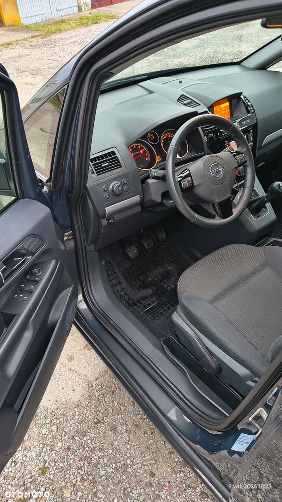 Opel Zafira - 14