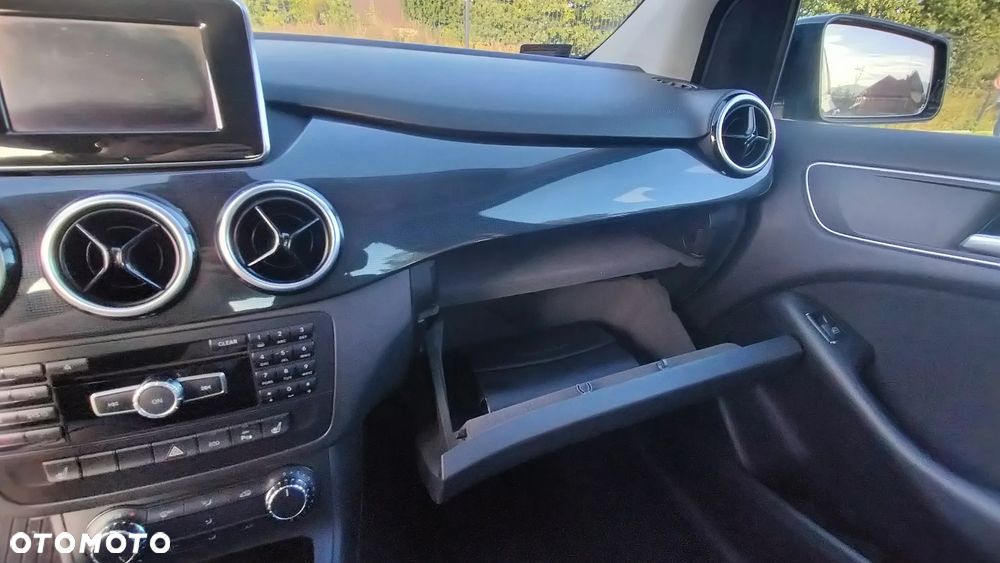 Mercedes-Benz Klasa B 200 CDI - 17