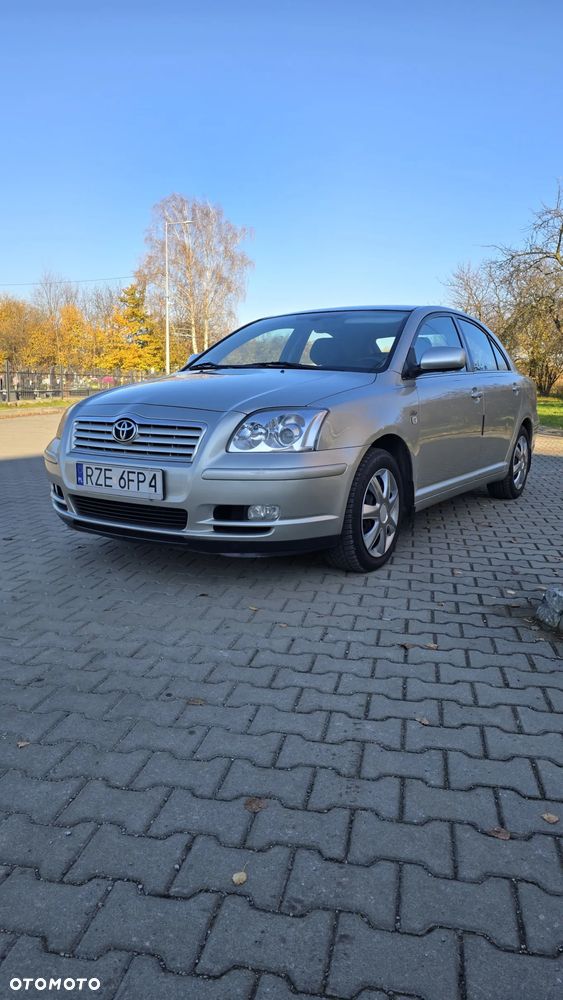 Toyota Avensis 2.0 D-4D Sol - 3