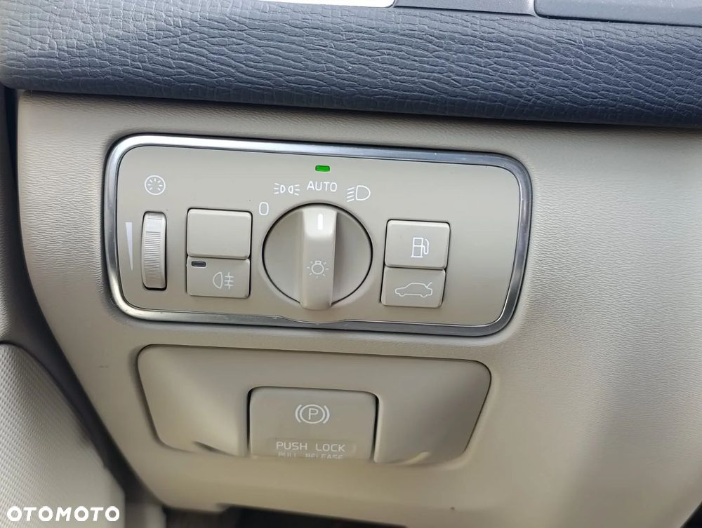 Volvo XC 60 T6 AWD Edition Pro - 17