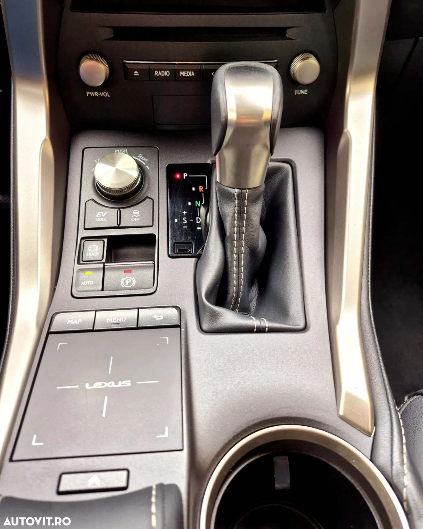 Lexus Seria NX - 21