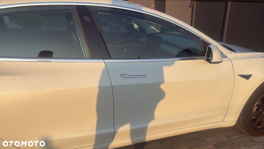 Tesla Model 3 Standard Reichweite Plus Hinterradantrieb - 5