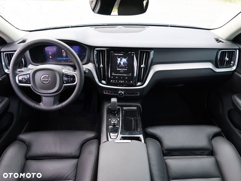 Volvo V60 T6 AWD Plug-In Hybrid Plus Dark - 16