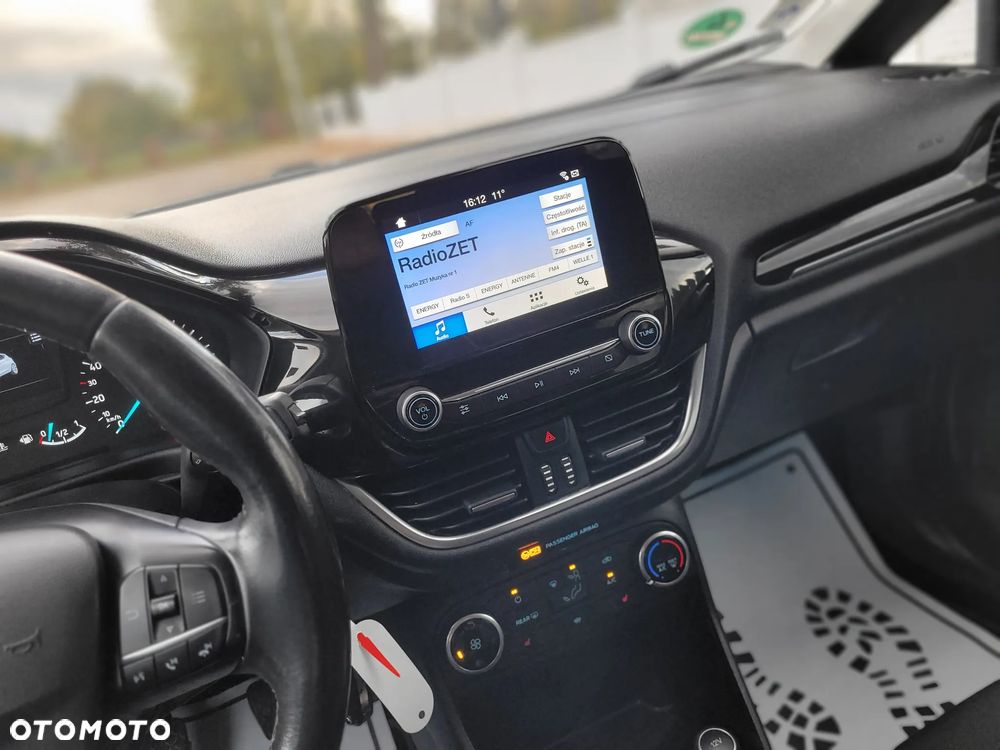 Ford Fiesta 1.1 S&S TITANIUM - 21