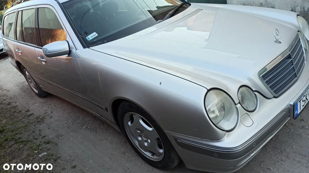 Mercedes-Benz Klasa E - 24