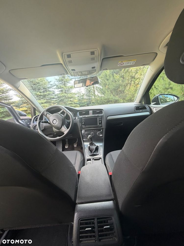 Volkswagen Golf - 6