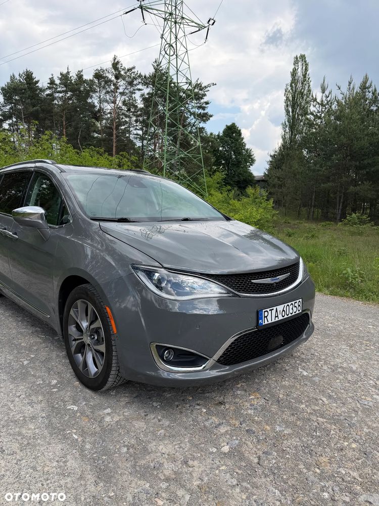 Chrysler Pacifica - 14