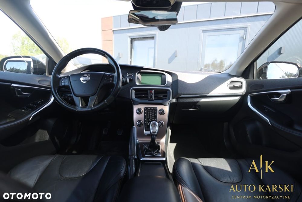 Volvo V40 Cross Country - 40