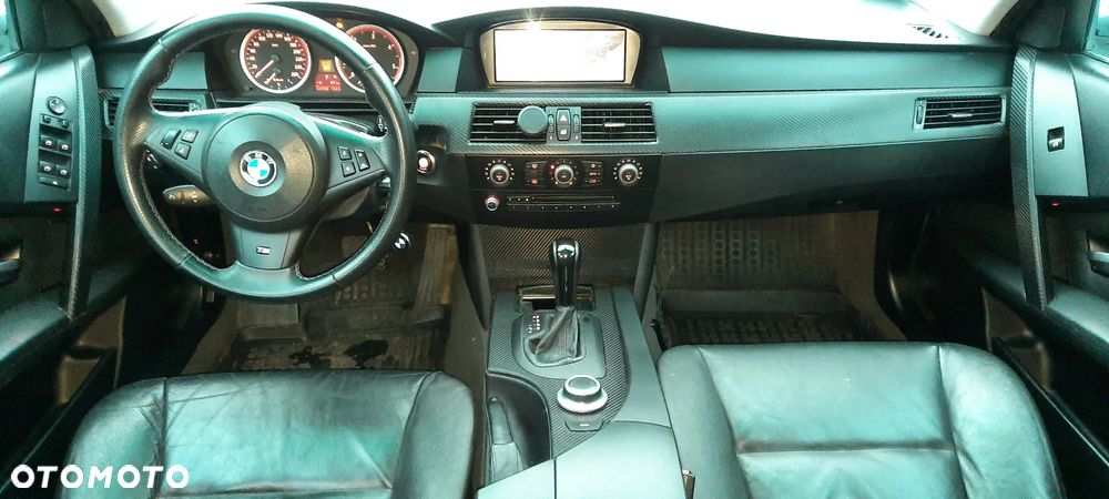 BMW Seria 5 530xd Touring - 8