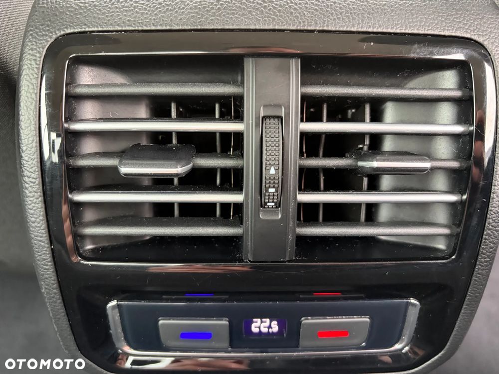 Volkswagen Passat 2.0 TDI SCR Comfortline - 23
