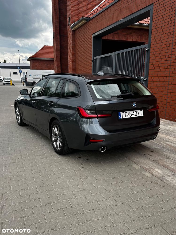 BMW Seria 3 320d Sport Line - 9