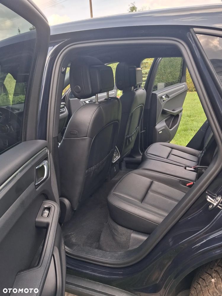 Porsche Macan Standard - 12
