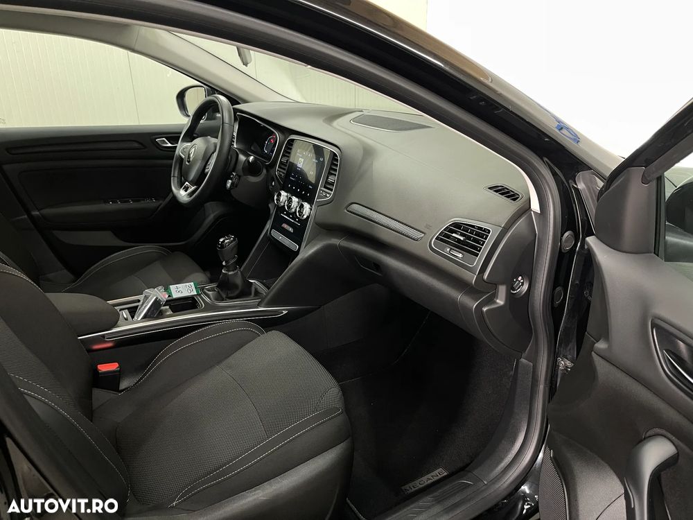Renault Megane TCe 140 GPF Equilibre - 10