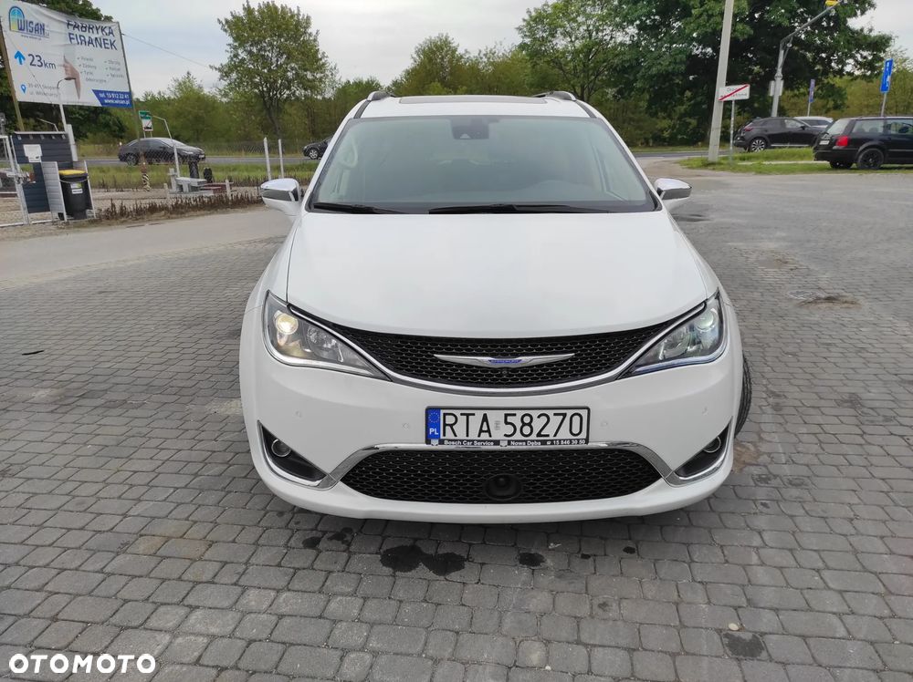 Chrysler Pacifica - 12