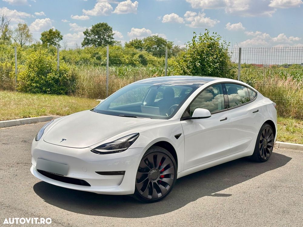 Tesla Model 3 Performance - 2
