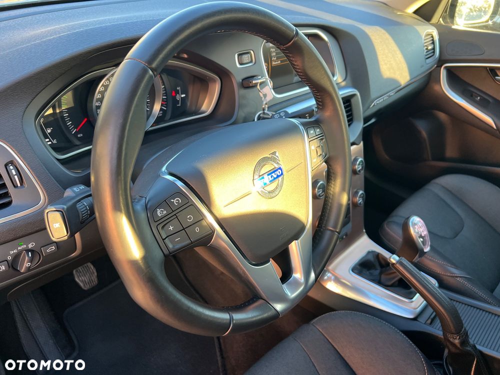 Volvo V40 Cross Country D2 Momentum - 21