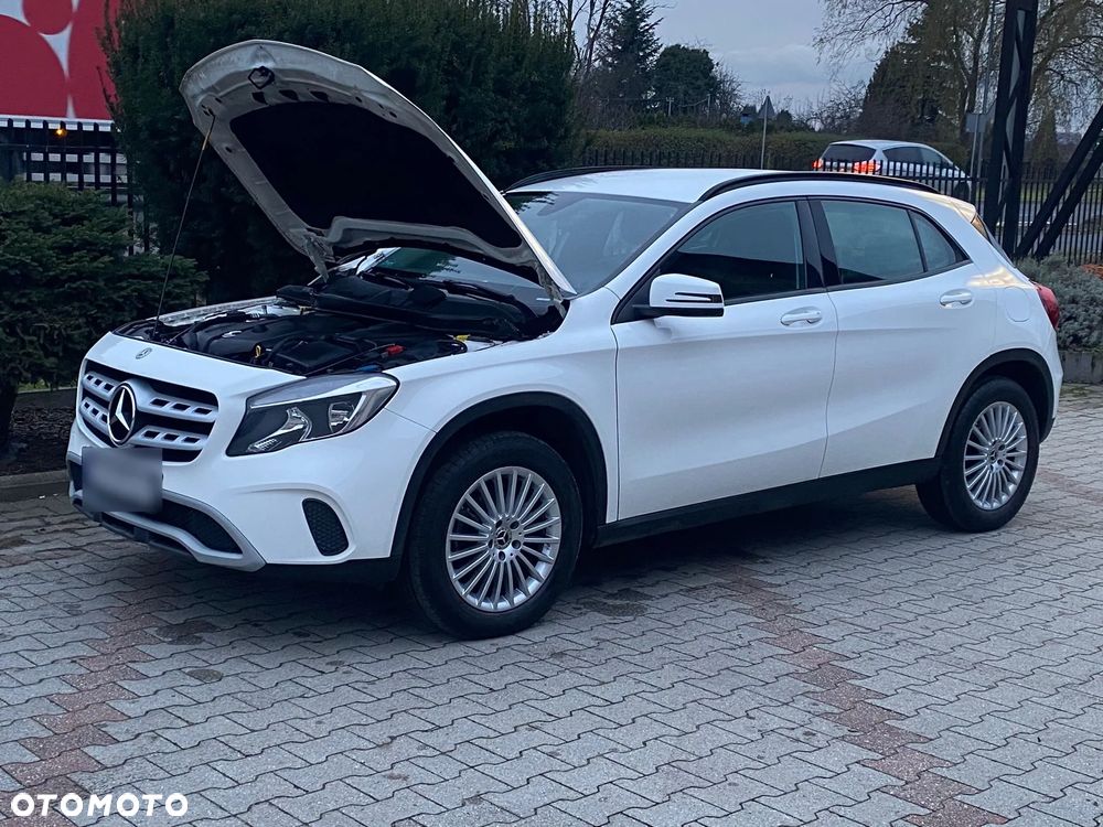 Mercedes-Benz GLA 200 d 7G-DCT - 14