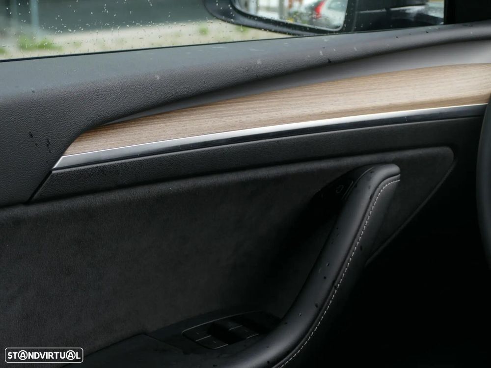 Tesla Model Y Long Range Tração Integral - 35