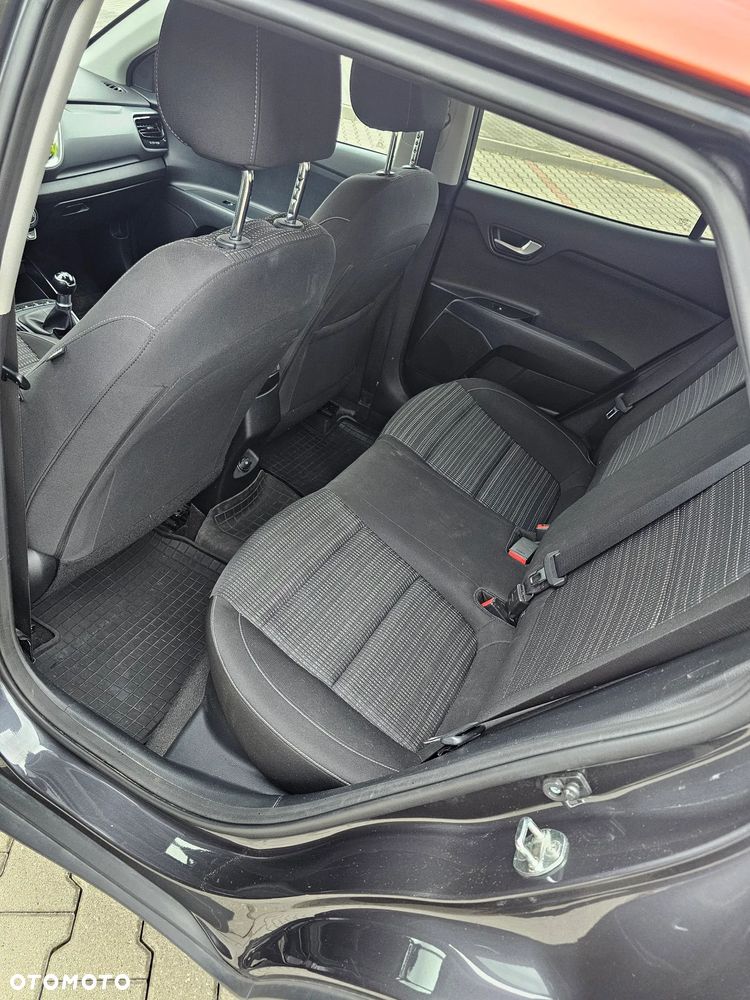 Kia Stonic 1.2 L - 32
