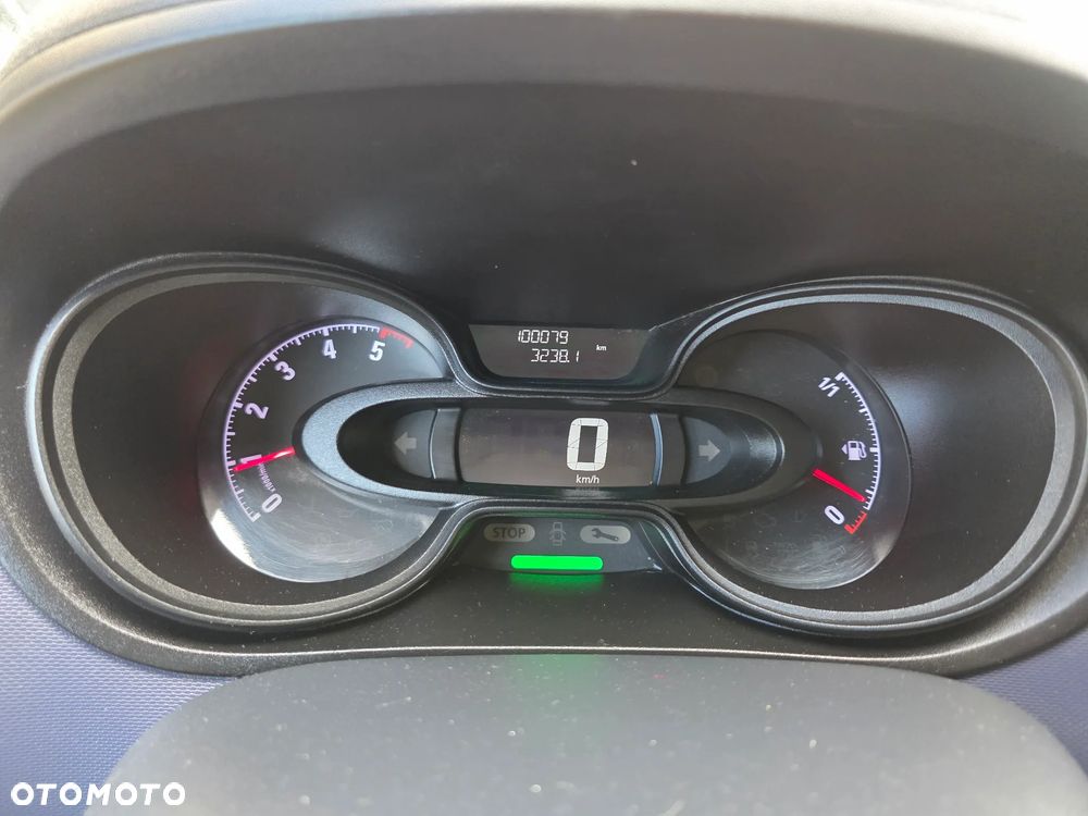 Opel Vivaro - 24