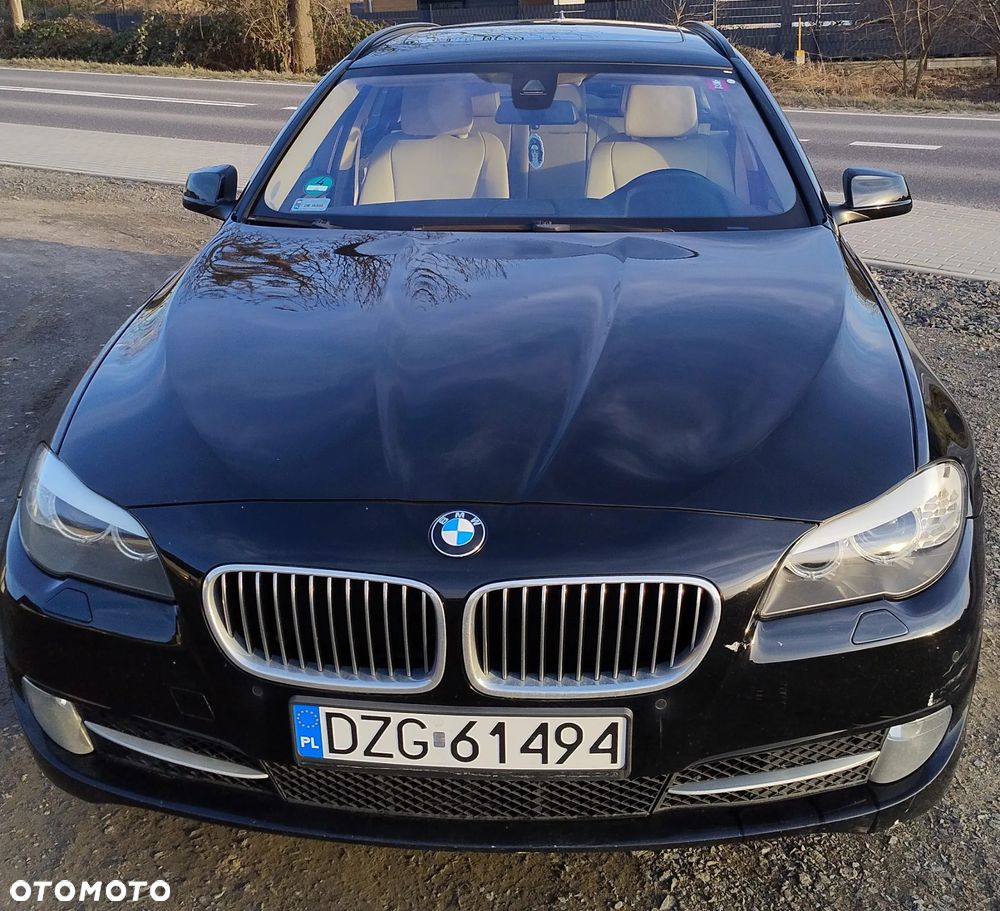 BMW Seria 5 525d xDrive - 9
