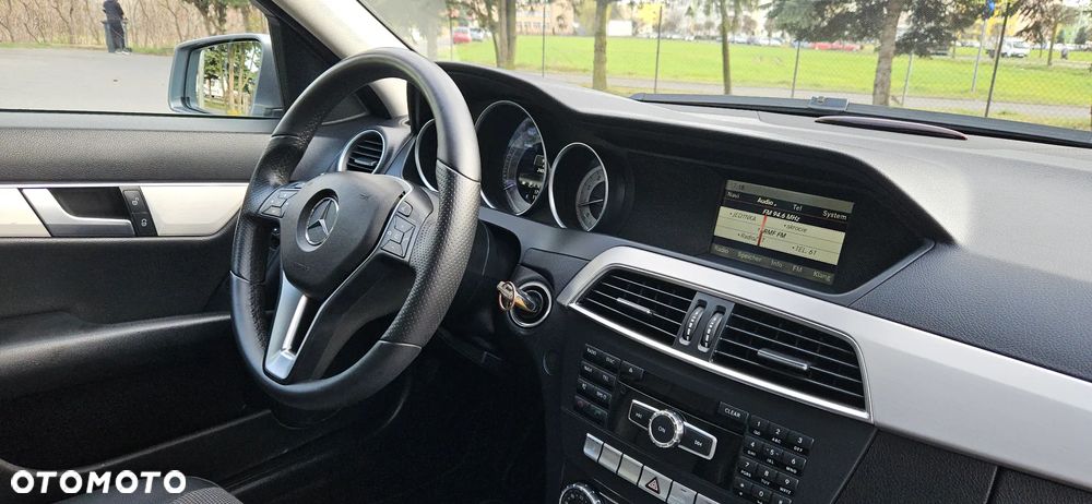 Mercedes-Benz Klasa C 180 Kompressor Automatik BlueEFFICIENCY Avantgarde - 24