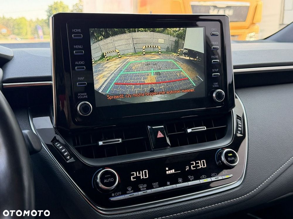 Toyota Corolla 1.8 Hybrid Executive - 16