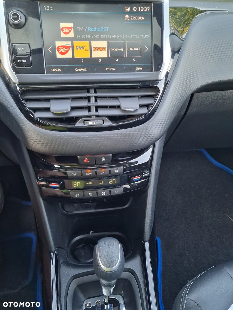 Peugeot 2008 1.2 Pure Tech GPF Allure S&S EAT6 - 10