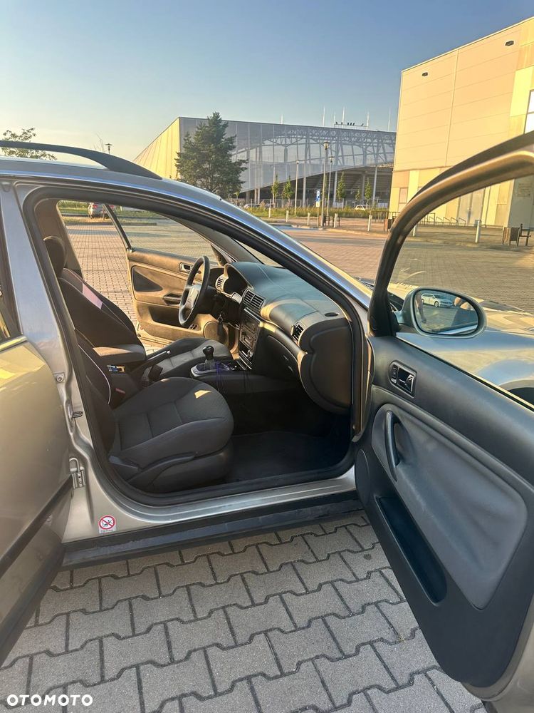 Volkswagen Passat 1.9 TDI Basis - 14