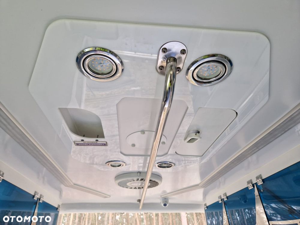 Mercedes-Benz Sprinter - 15