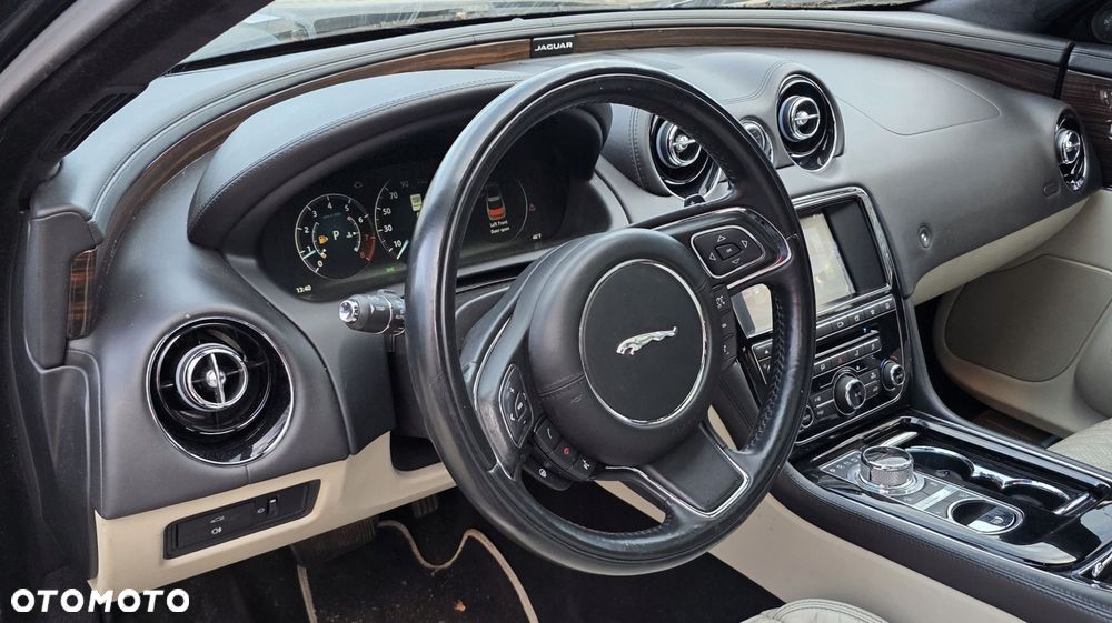 deska rozdzielcza kokpit poduszki airbag pasy skóra JAGUAR XJ L LIFT X351 - 1