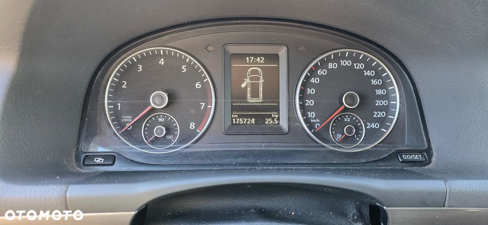 Volkswagen Touran - 37