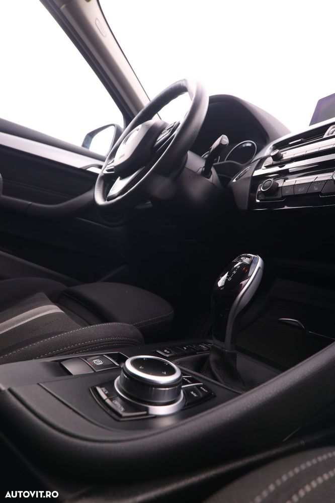 BMW X1 xDrive18d Aut. Sport Line - 7