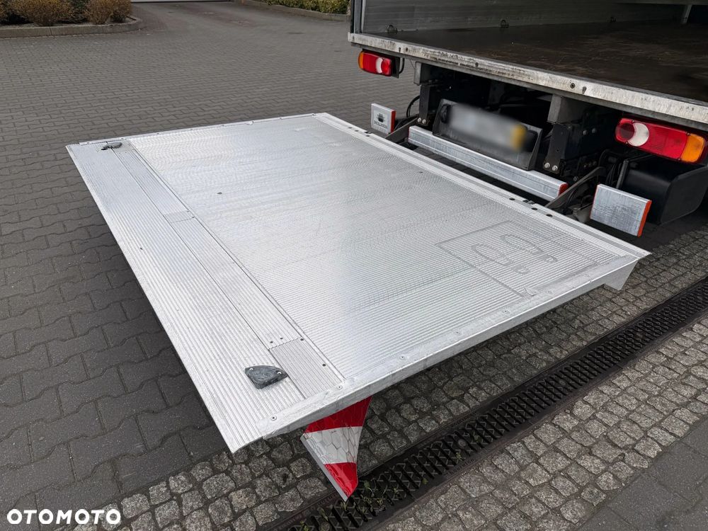 Renault Master 145DCI Kontener 8ep + Winda 750 kg - 13