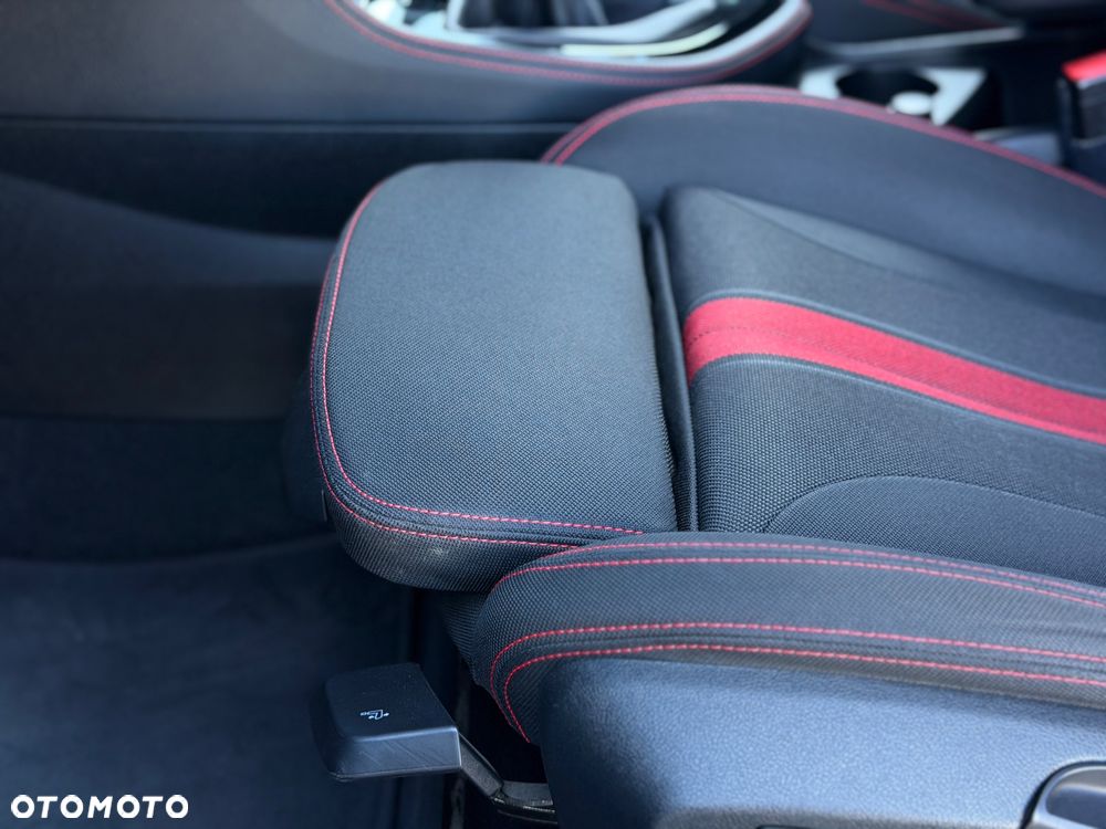 BMW Seria 2 218d Sport Line - 14