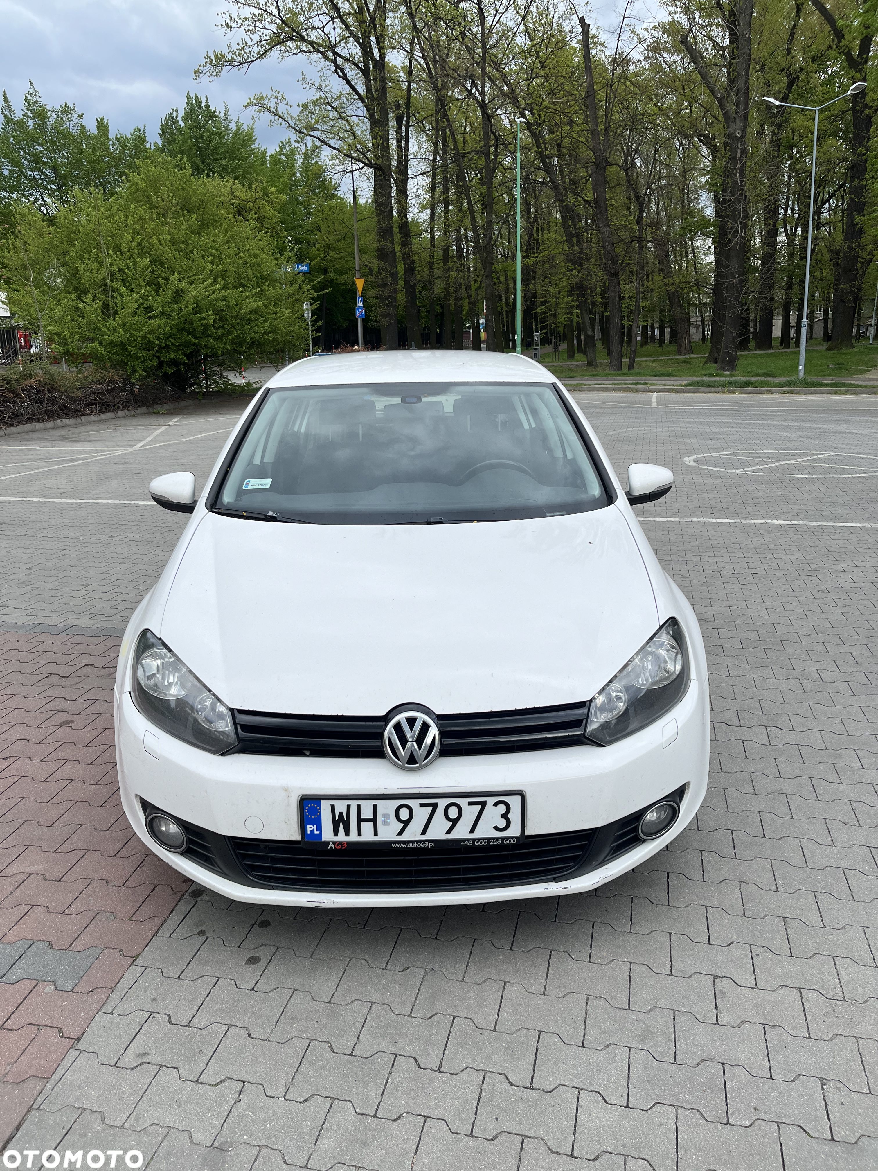 Volkswagen Golf - 1