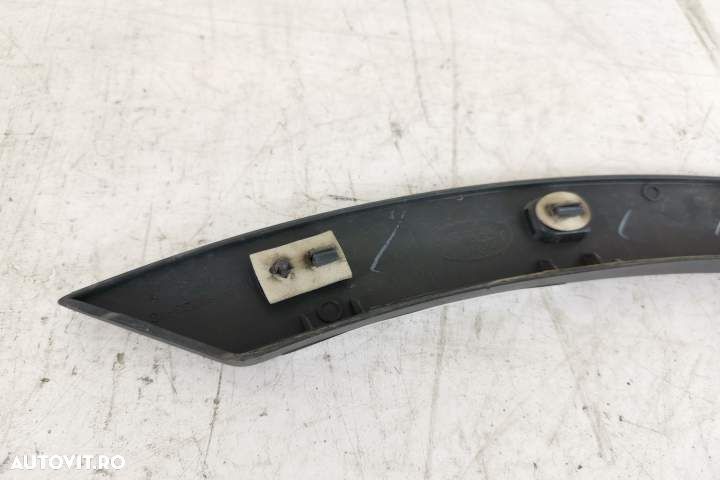 Bandou Overfender Stanga Spate Original Stare Buna	 Land Rover  Range - 5