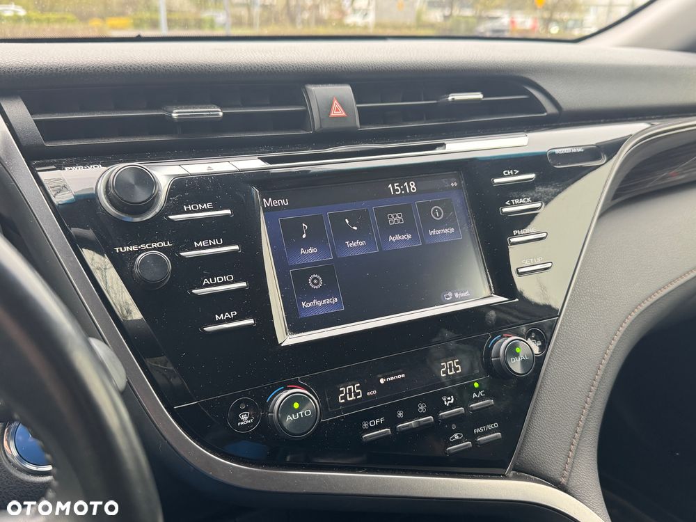 Toyota Camry 2.5 Hybrid Executive CVT - 20