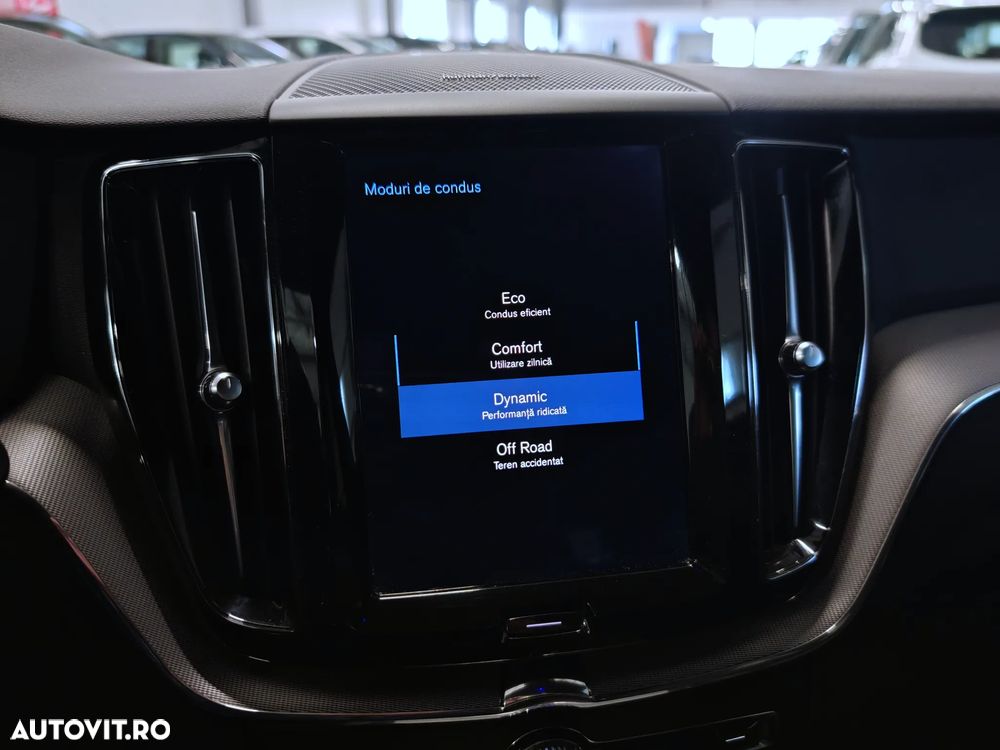 Volvo XC 60 B5 MHEV AWD R-Design - 24